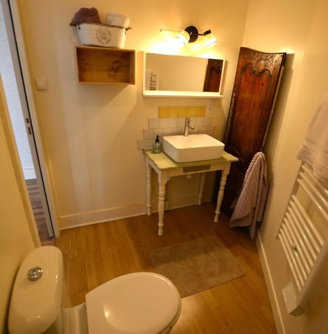 Les Suites Fisel Rostrenen 0*,  Franciaország